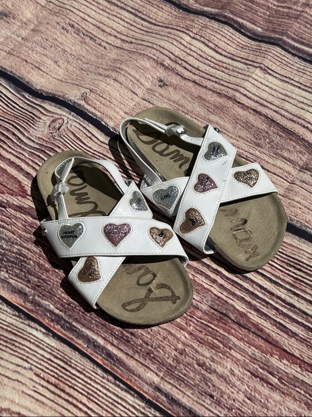 glam White Kids Sandals with Glitter Heart Accents